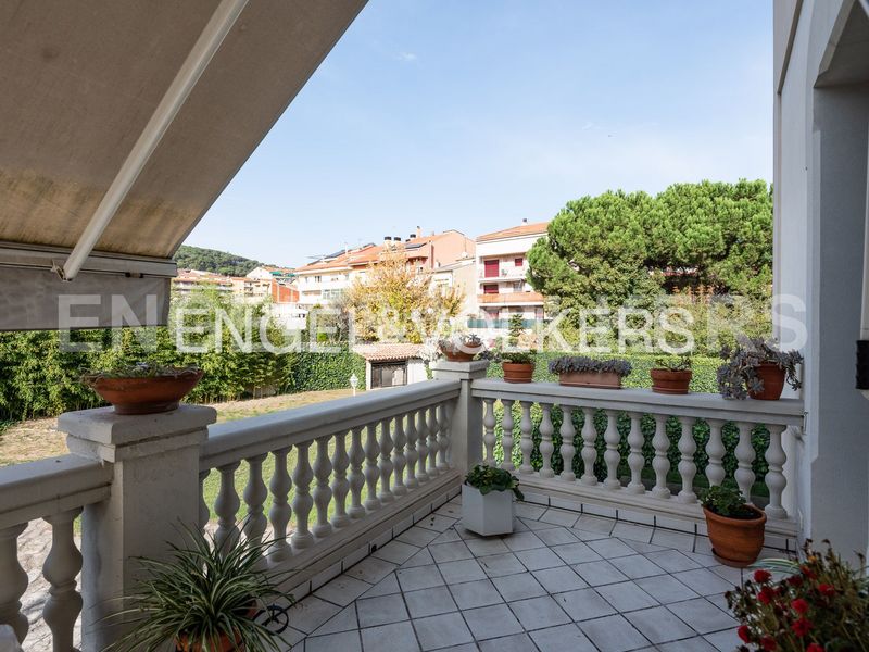 Foto 887a3e76-90f7-4344-af08-5169ffa6b8f8. Casa amb calefacció aparcament a Capellades