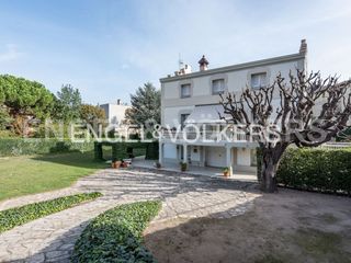 Haus  Carrer sant ramon. Espectacular finca novecentista.