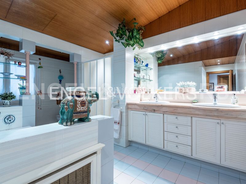 Foto da86c1a1-4af5-4bb4-ab00-3256c5ff8070. Casa amb calefacció aparcament a Capellades