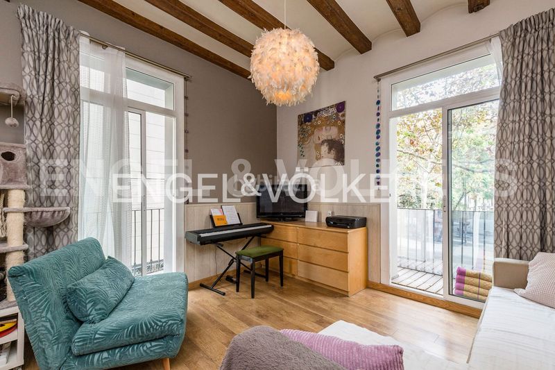 Foto 2e28300e-ac57-40e3-aff3-7fd8fda431ae. Pis amb calefacció a Raval Barcelona
