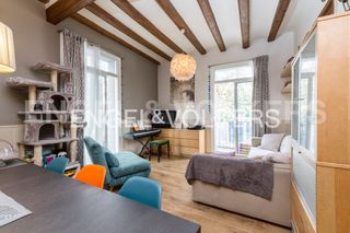 Flat in Raval. Piso acogedor con gran balcón en ciutat vella