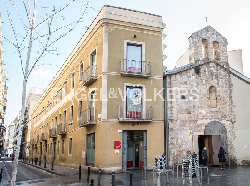 Foto f4bba882-2a3f-4bf0-b136-59636b342045. Pis amb calefacció a Raval Barcelona