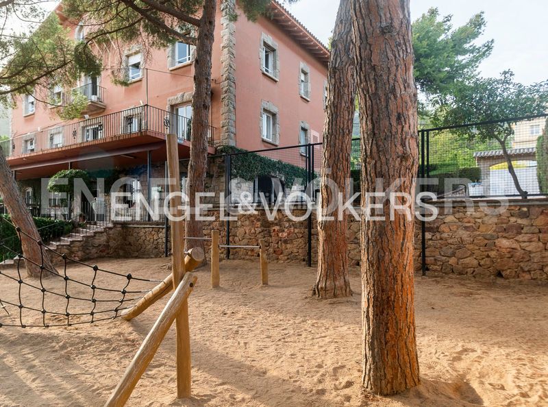 Foto 00146f60-5b92-4045-b9fd-30a885fb28db. Casa amb calefacció a Pedralbes Barcelona