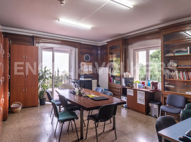 Foto 031d5e4d-26fd-400c-9da1-fba38d036b70. Casa amb calefacció a Pedralbes Barcelona