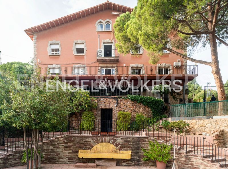 Foto 4390dd65-51b6-464e-83de-2e5deb5c6f16. Casa amb calefacció a Pedralbes Barcelona