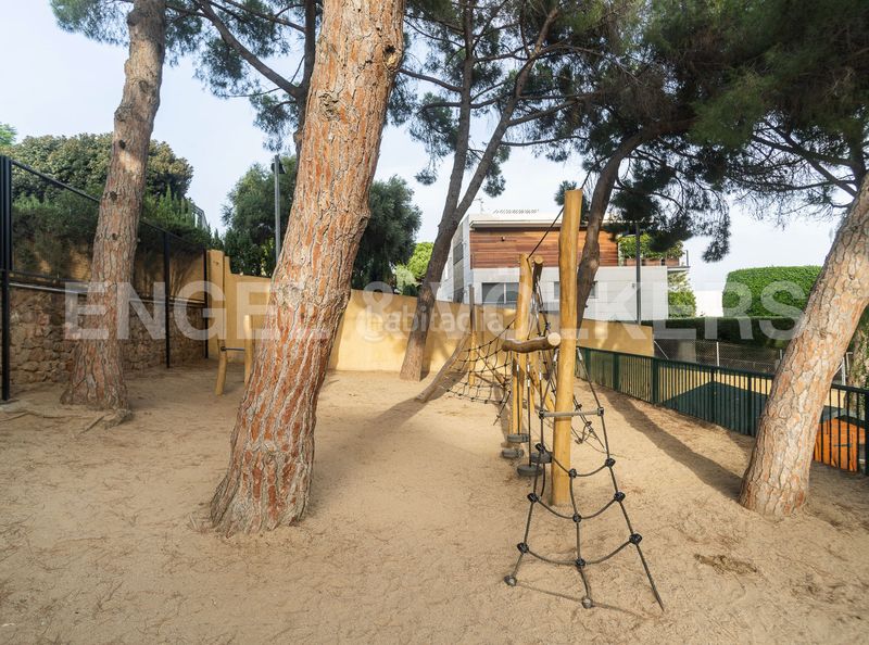 Foto 4b742159-f890-433e-bc3c-c038a1a2214d. Casa amb calefacció a Pedralbes Barcelona