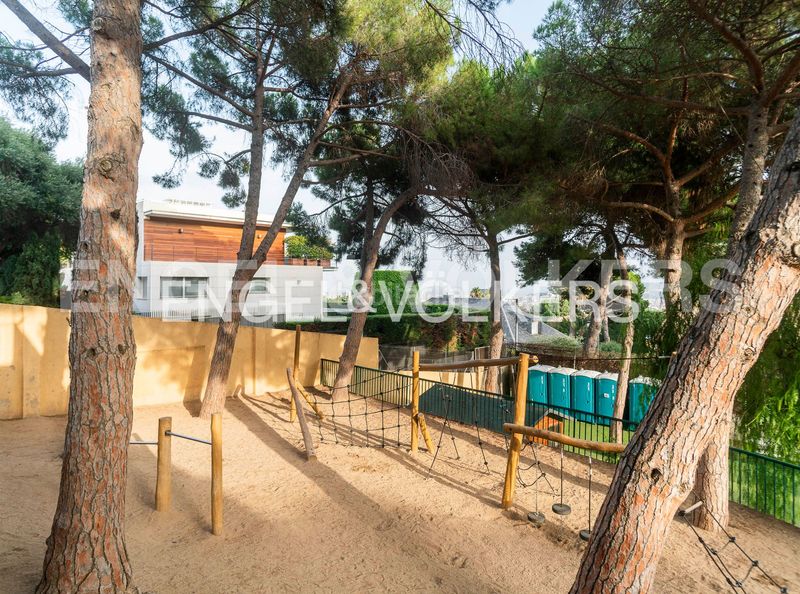 Foto a2a508e3-2eaf-45fb-a494-f65e3b395148. Casa amb calefacció a Pedralbes Barcelona