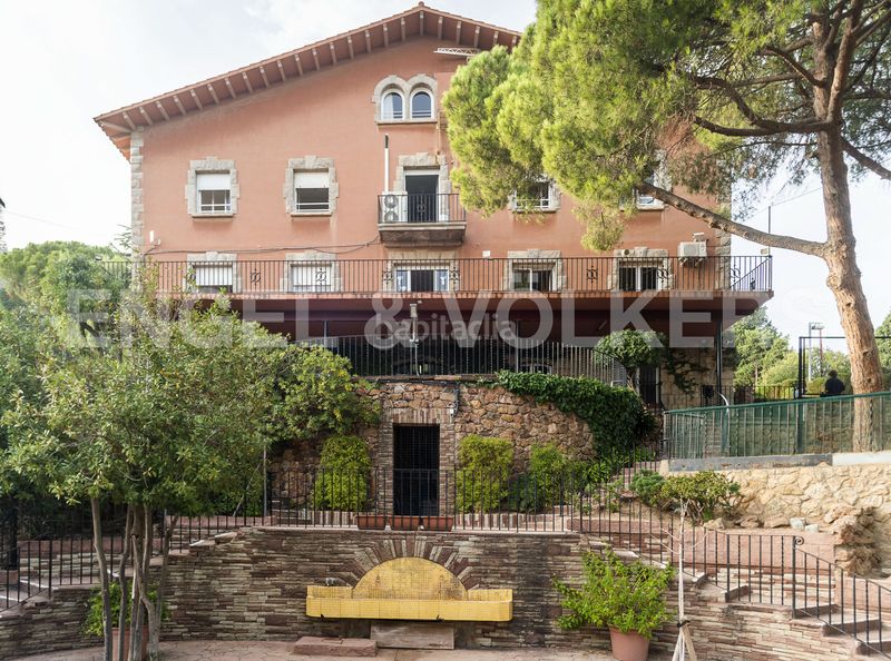 Foto c2ac0700-463a-4798-86bd-27d8a9b932e8. Casa amb calefacció a Pedralbes Barcelona