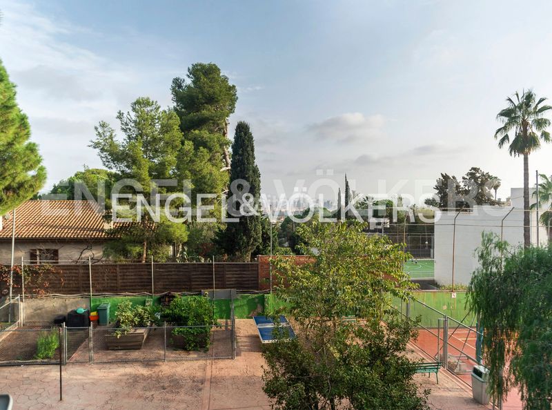 Foto e2a0e578-722a-4d67-9253-e1d046fc1ab7. Casa amb calefacció a Pedralbes Barcelona
