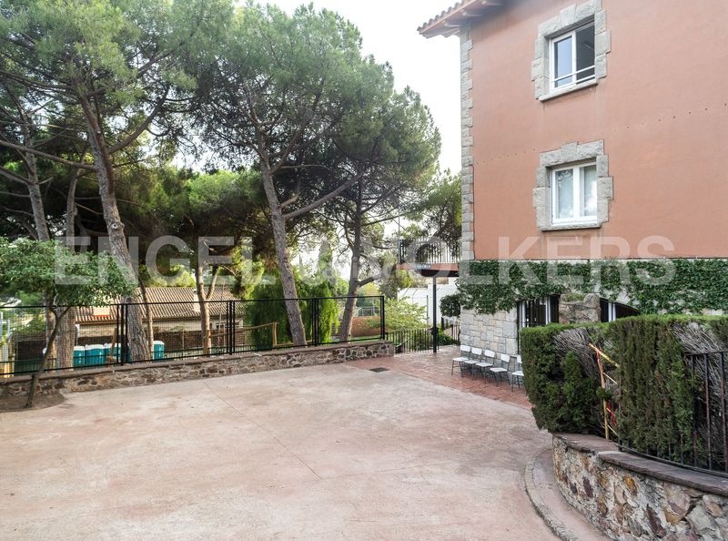 Foto f675fa7d-6b3c-4929-a1fd-bdf75ac126cb. Casa amb calefacció a Pedralbes Barcelona