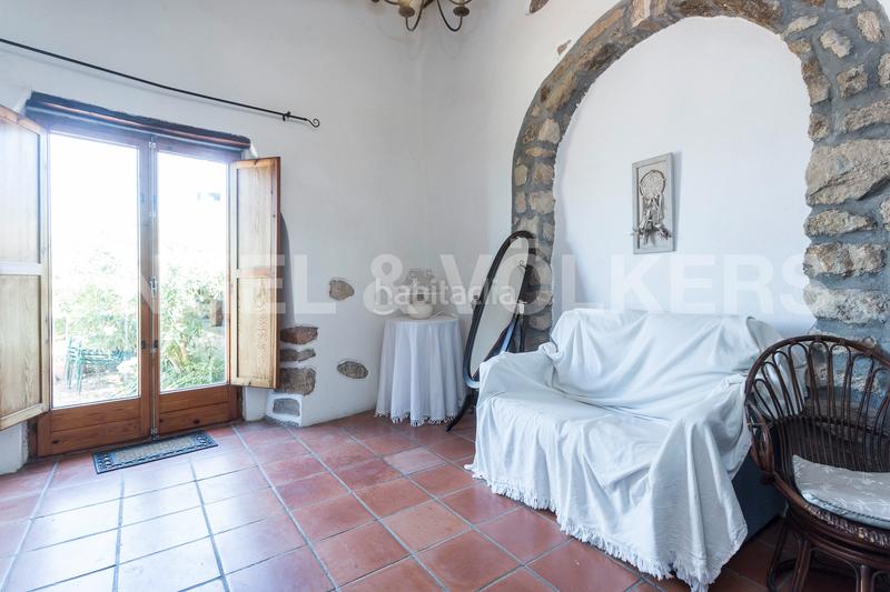 Foto a7a79322-646a-43ea-b261-0dbea775a6d7. Masía  acondicionada como alojamiento rural en Subirats