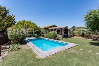 Masia a Subirats. Masía acondicionada como alojamiento rural