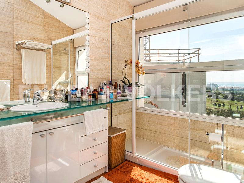 Foto fdf6ae3b-92eb-4c1a-bb33-ba645b3a06e6. Casa con riscaldamento parcheggio piscina in Can Girona - Terramar - Vinyet Sitges
