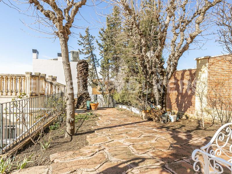 Foto afde881a-d0b2-426c-9b4f-80e7912fc945. Haus mit heizung parking pool in La Miranda-Can Candeler Sant Just Desvern