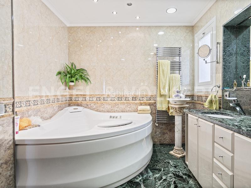 Foto d2547f6a-1e25-4dcb-a45c-3979f05d4ab4. Haus mit heizung parking pool in La Miranda-Can Candeler Sant Just Desvern