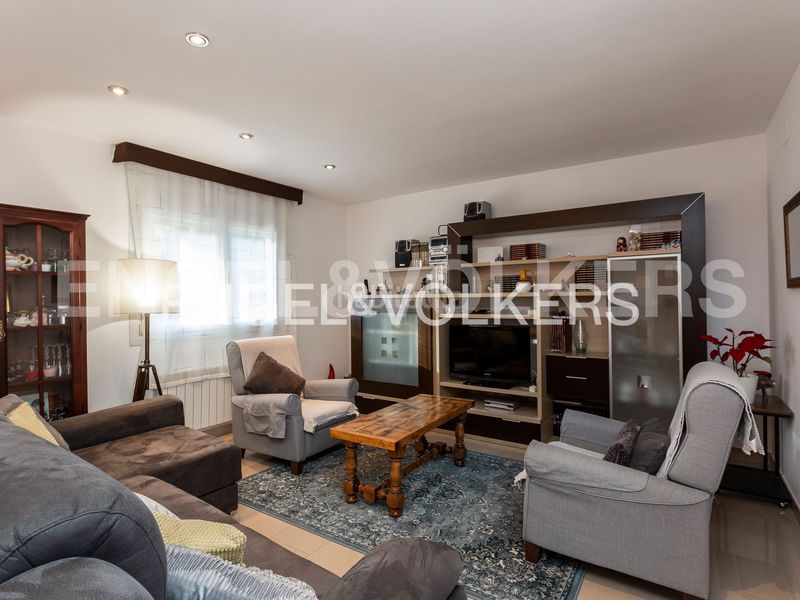 Foto 620d8986-fa79-4dbc-8ea6-0f9693edba59. Casa amb calefacció aparcament a Mediona
