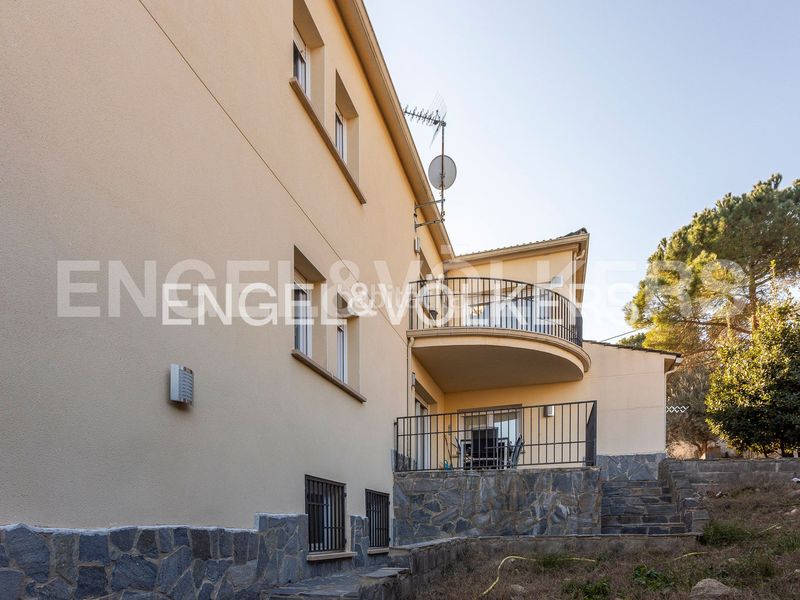 Foto dd15c1a8-97df-4eeb-b34c-d891da92be6c. Casa amb calefacció aparcament a Mediona