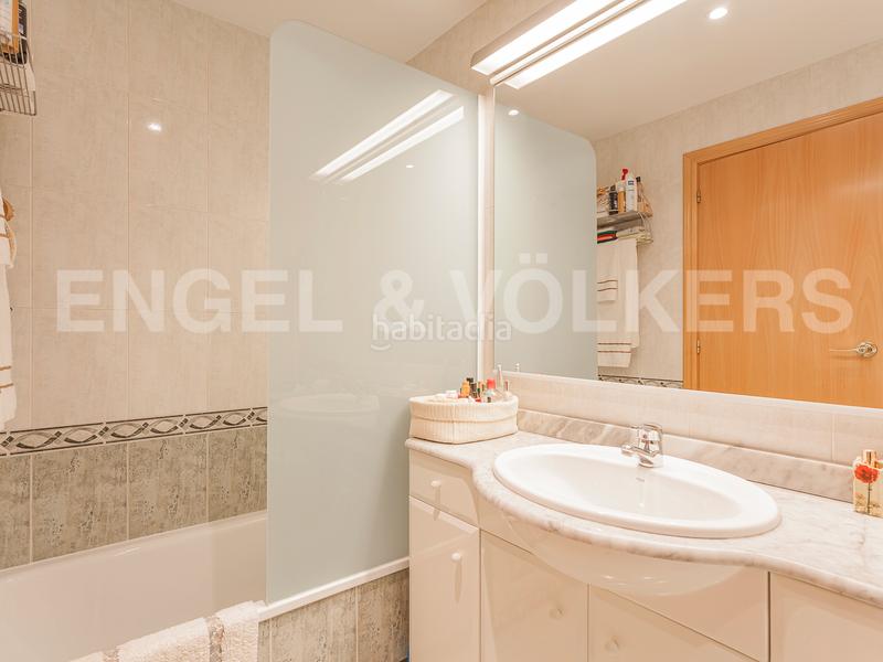 Foto 5095116e-f66a-4a5b-9ae4-889318e08f4f. Ático exclusivo ático dúplex con terraza, pinetons en Ripollet