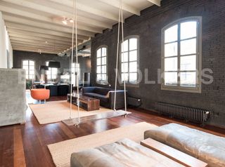 Rent Loft  Passatge sert. Pieza única, auténtico loft industrial en born