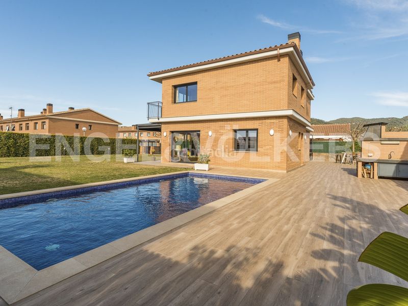 Foto ca41ce52-56a1-4d45-85e5-df19894dd380. Casa amb calefacció aparcament piscina a Centre Vilassar de Mar