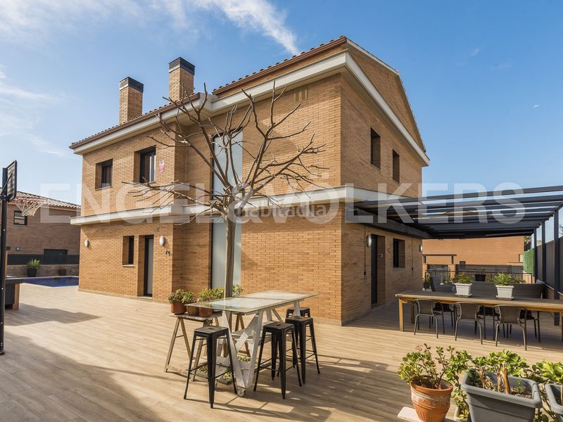 Foto d556e7a7-4b86-4878-9716-2540e13d33a0. Casa amb calefacció aparcament piscina a Centre Vilassar de Mar
