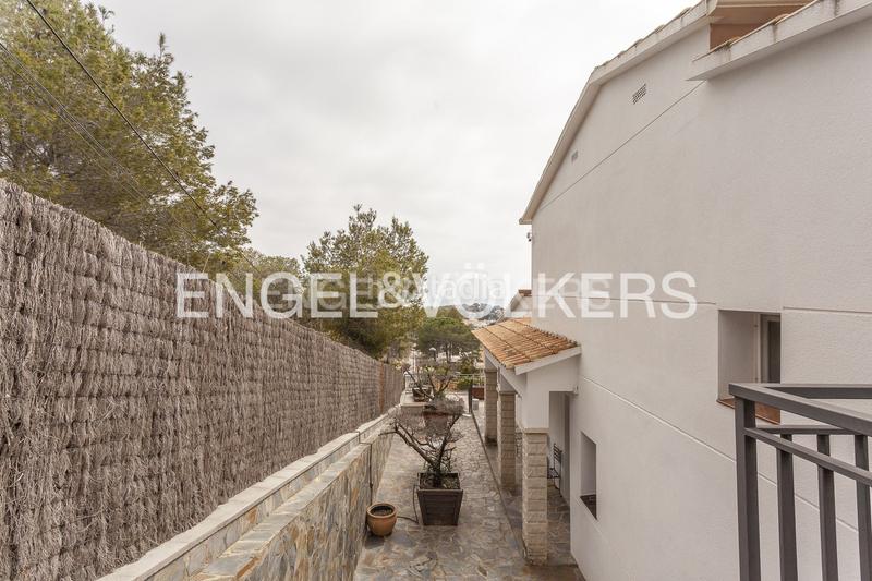 Foto 931fbd5b-9eb7-4f7f-9506-69756e94ef5f. Casa  con excelentes vistas en buena ubicación en Cunit