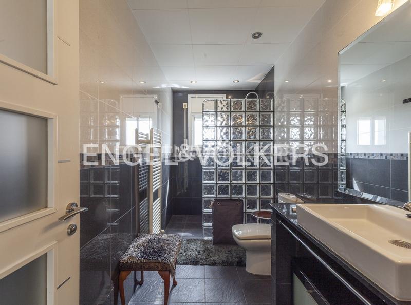 Foto a67b91e5-88e0-4a55-9270-98707eac5c11. Casa  con excelentes vistas en buena ubicación en Cunit