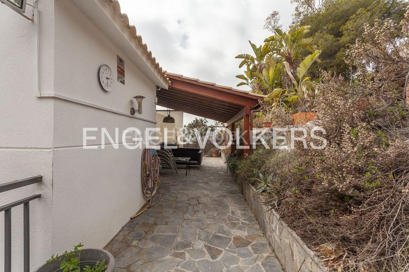 Foto ed63cc81-386a-493b-a0e6-6ba5811663a7. Casa  con excelentes vistas en buena ubicación en Cunit