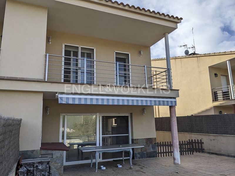 Foto 18fc12e1-9126-4e90-89f2-452a9236b72c. Casa adossada amb calefacció aparcament piscina a Canyelles