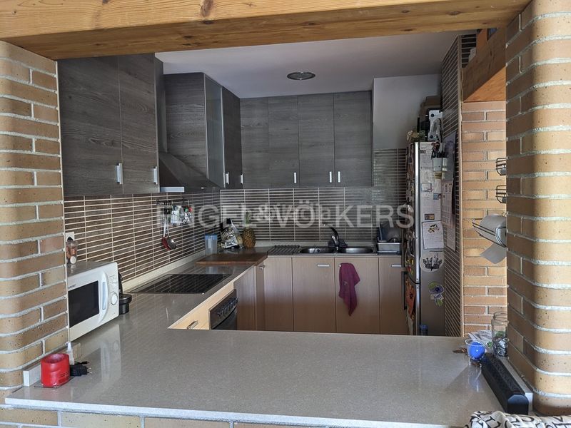 Foto cf542a69-8343-4d13-bcd9-82deadfabfa6. Casa adossada amb calefacció aparcament piscina a Canyelles