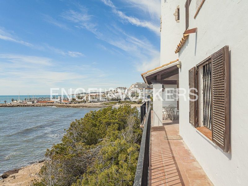 Foto 4537fceb-8ae7-4421-aa08-583596281419. Casa amb calefacció aparcament a Aiguadolç - Sant Sebastià Sitges