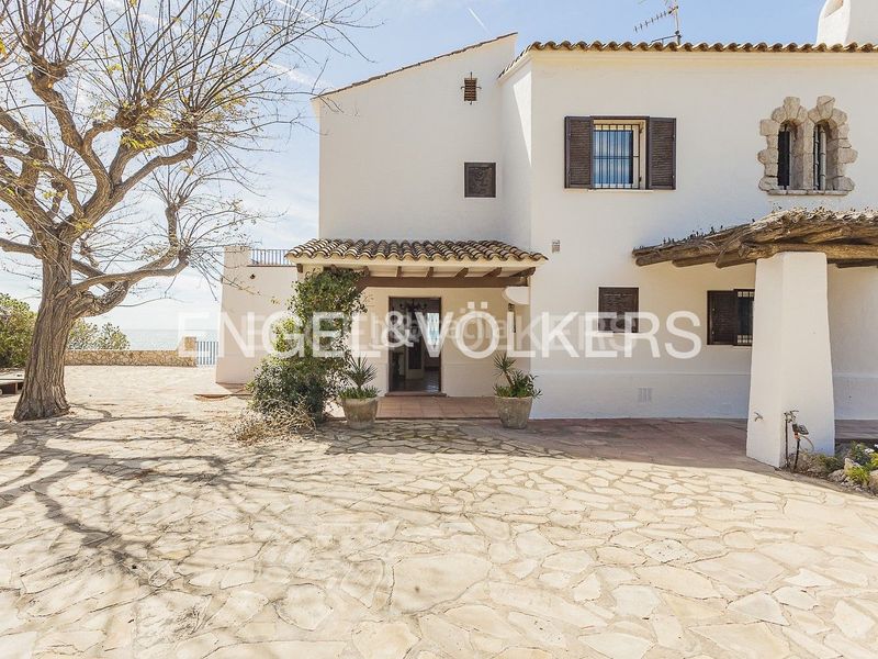 Foto 501a1e9b-052b-45ac-84d0-00081a4a0238. Casa amb calefacció aparcament a Aiguadolç - Sant Sebastià Sitges