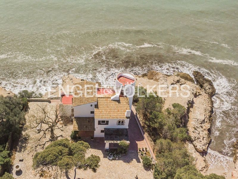 Foto d27105c1-1c1e-4440-8546-cefe21e438aa. Casa amb calefacció aparcament a Aiguadolç - Sant Sebastià Sitges