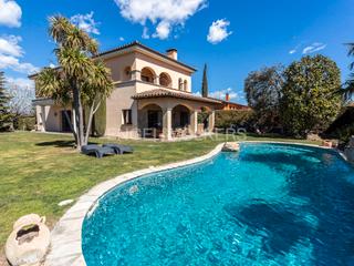 Casa en Gurb. Espectacular torre en gurb
