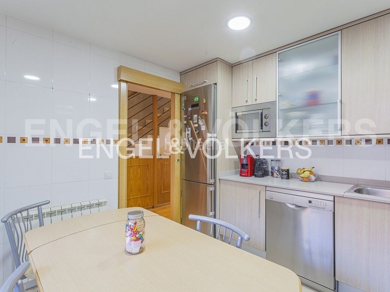 Foto 0b7b576b-eb57-4fda-a865-c256325defd8. Casa adossada amb calefacció aparcament a Mercat Rubí