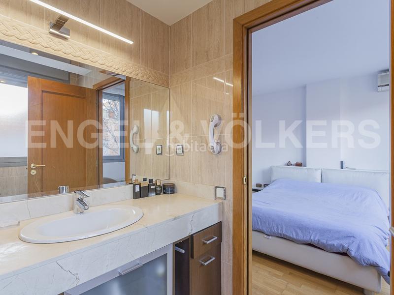 Foto 34c9a389-8c98-4a33-93cc-bef57659967c. Casa adosada espectacular casa adosada de ubicación única en Rubí