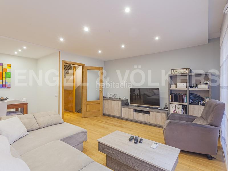 Foto 8dfb9049-0873-4168-90da-44524e6d1b8d. Casa adosada espectacular casa adosada de ubicación única en Rubí