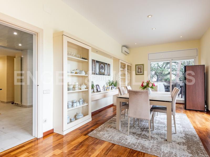 Foto 5c87ab22-5e8b-4c73-96d5-d8204622a489. Affitto casa con riscaldamento parcheggio piscina in Barcelona