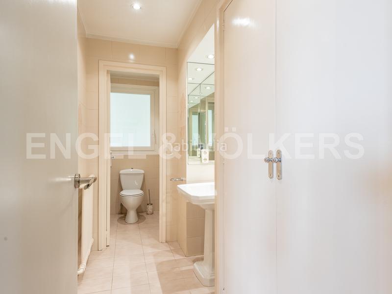 Foto cca6b5e7-8d5c-4fee-86d2-4db934f0e80c. Affitto casa con riscaldamento parcheggio piscina in Barcelona