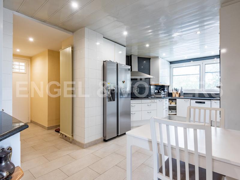 Foto dc4e9a06-60ff-4b71-9c70-57cc189f13d4. Affitto casa con riscaldamento parcheggio piscina in Barcelona