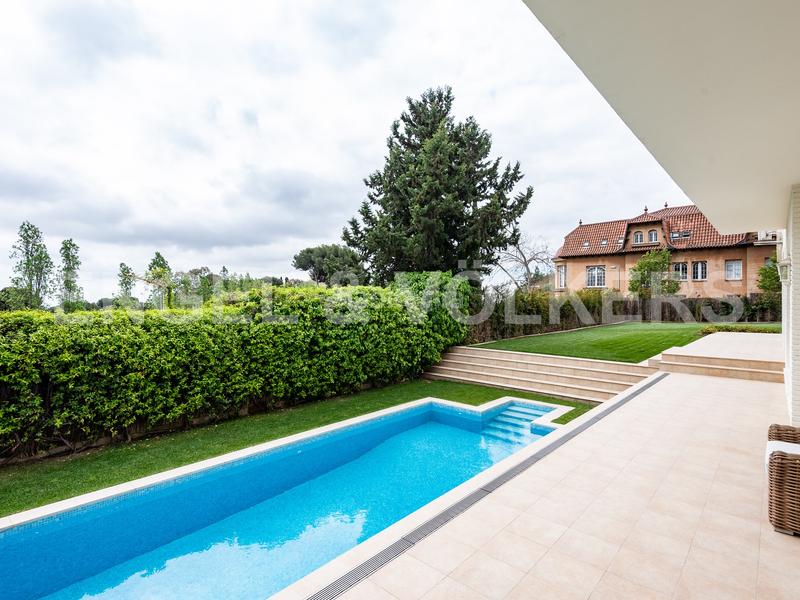 Foto a078ca6e-4b3c-4b69-9630-aba1c4bd23aa. Lloguer casa amb calefacció aparcament piscina a Barcelona