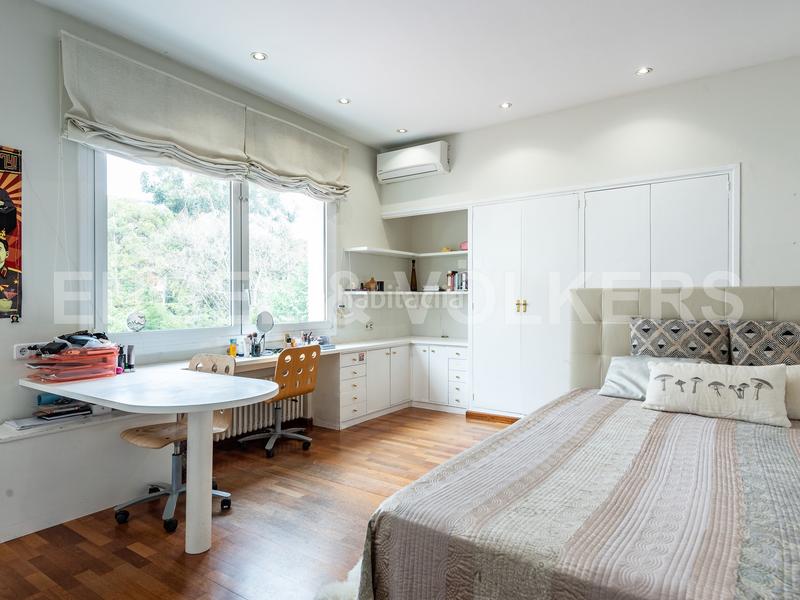 Foto 19407c0e-69fa-42a0-a5c4-4fefadcd53d8. Location maison avec chauffage parking piscine dans Barcelona