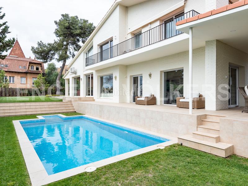 Foto db3cfb83-d0d4-46b0-a556-cd27bb12bedd. Miete haus mit heizung parking pool in Pedralbes Barcelona