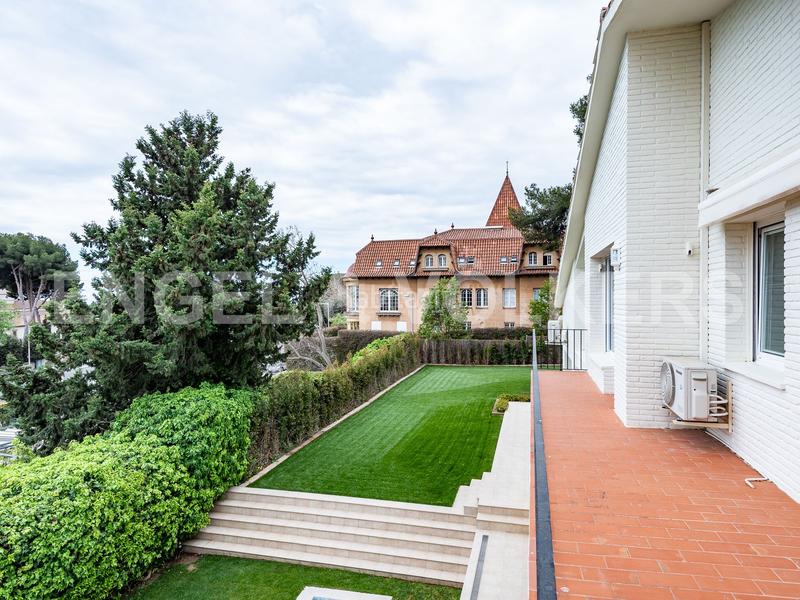 Foto 48f2d0c5-466a-4afa-a64d-a98d7b29bba2. Rent house with heating parking pool in Pedralbes Barcelona