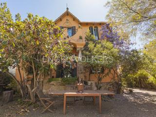 Casa a Vallvidrera - Tibidabo - Les Planes. Preciosa casa modernista catalogada con jardín y excelentes vist