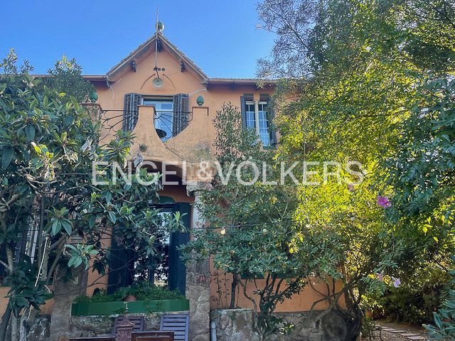 Foto 64e446ae-fdfc-4a7d-bd72-c152b8274b1e. Casa amb calefacció aparcament piscina a Vallvidrera - Tibidabo - Les Planes Barcelona