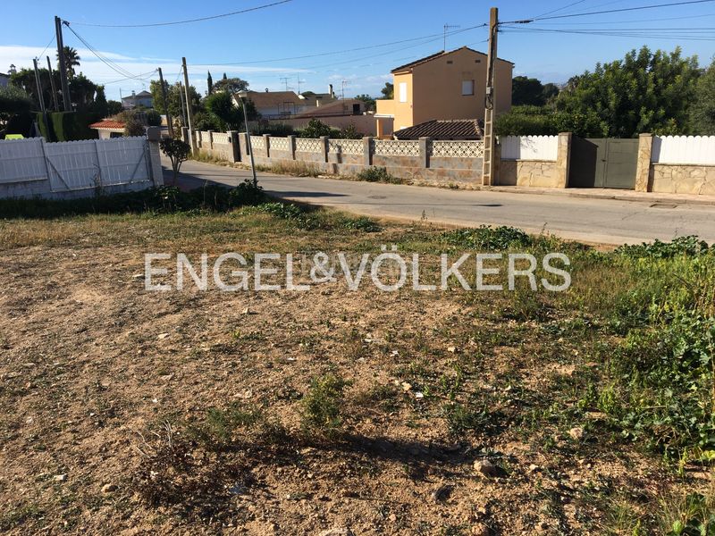 Foto 2d9feca2-11e6-4893-97a9-610c9315462c. Terreny residencial a Roda de Barà