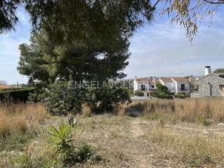 Residential Plot in Roda de Barà. Preciosa parcela a dos calles en roda de berà