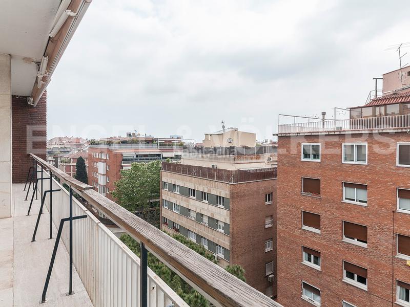 Foto 19537772-4763-45f4-8ff0-c072c57fc074. Ático  con terraza para estrenar en turó parc en Barcelona