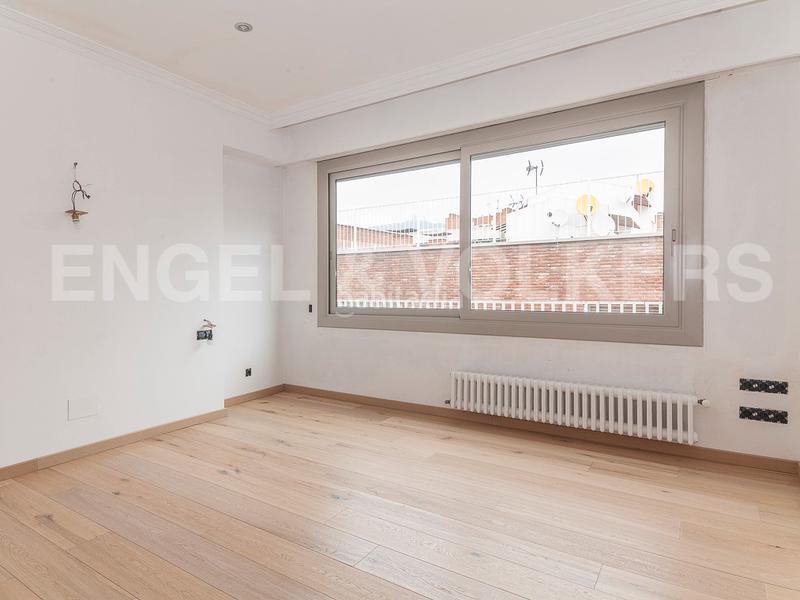 Foto e6b2af3b-0419-4268-9843-80204d1c39c0. Ático  con terraza para estrenar en turó parc en Barcelona
